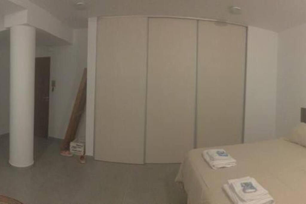 Comodo Monoambiente En Apartment